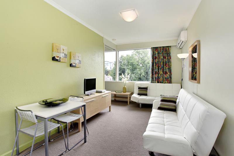 Birches Serviced Apartments Melbourne Exterior photo