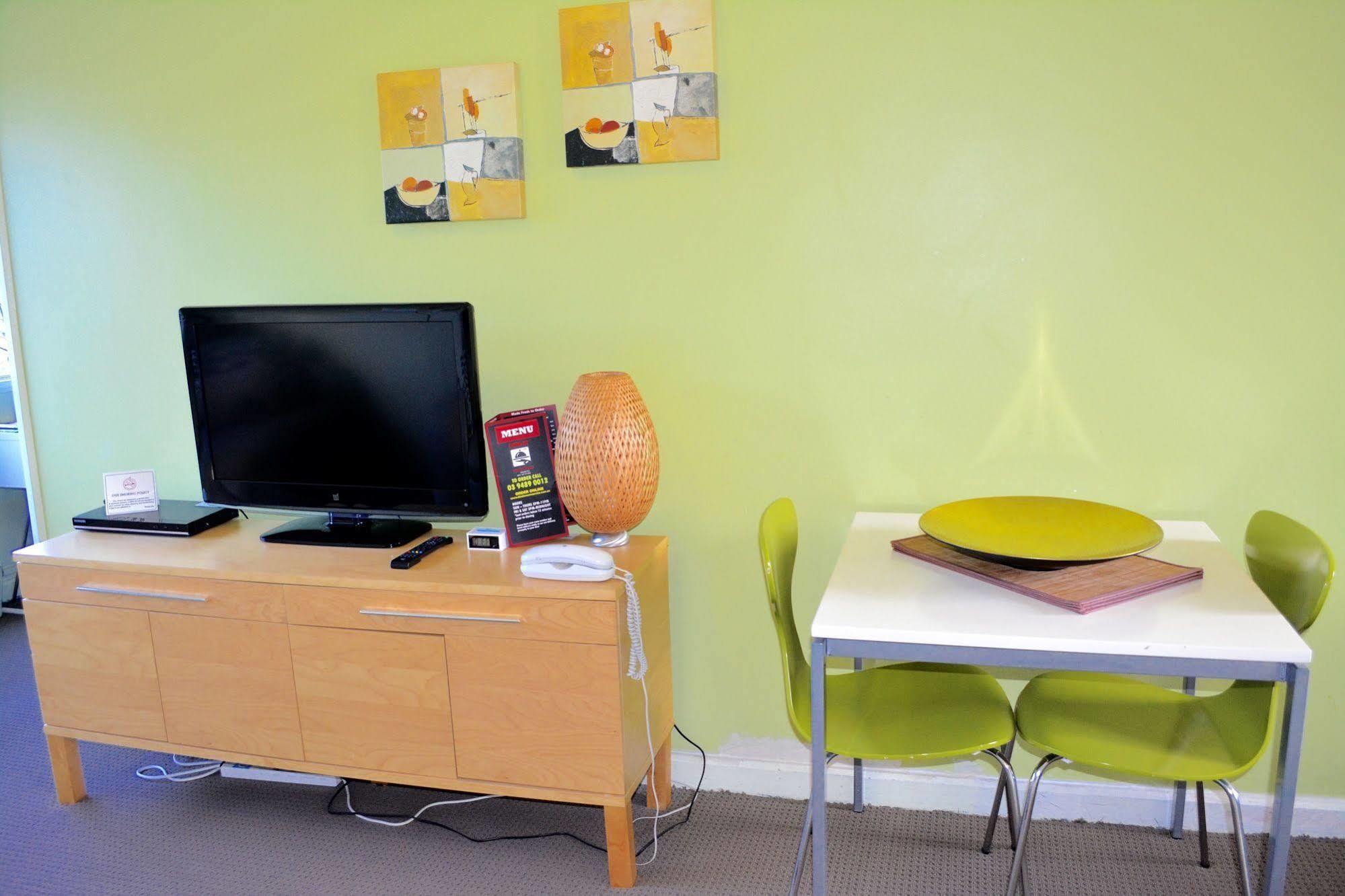 Birches Serviced Apartments Melbourne Exterior photo