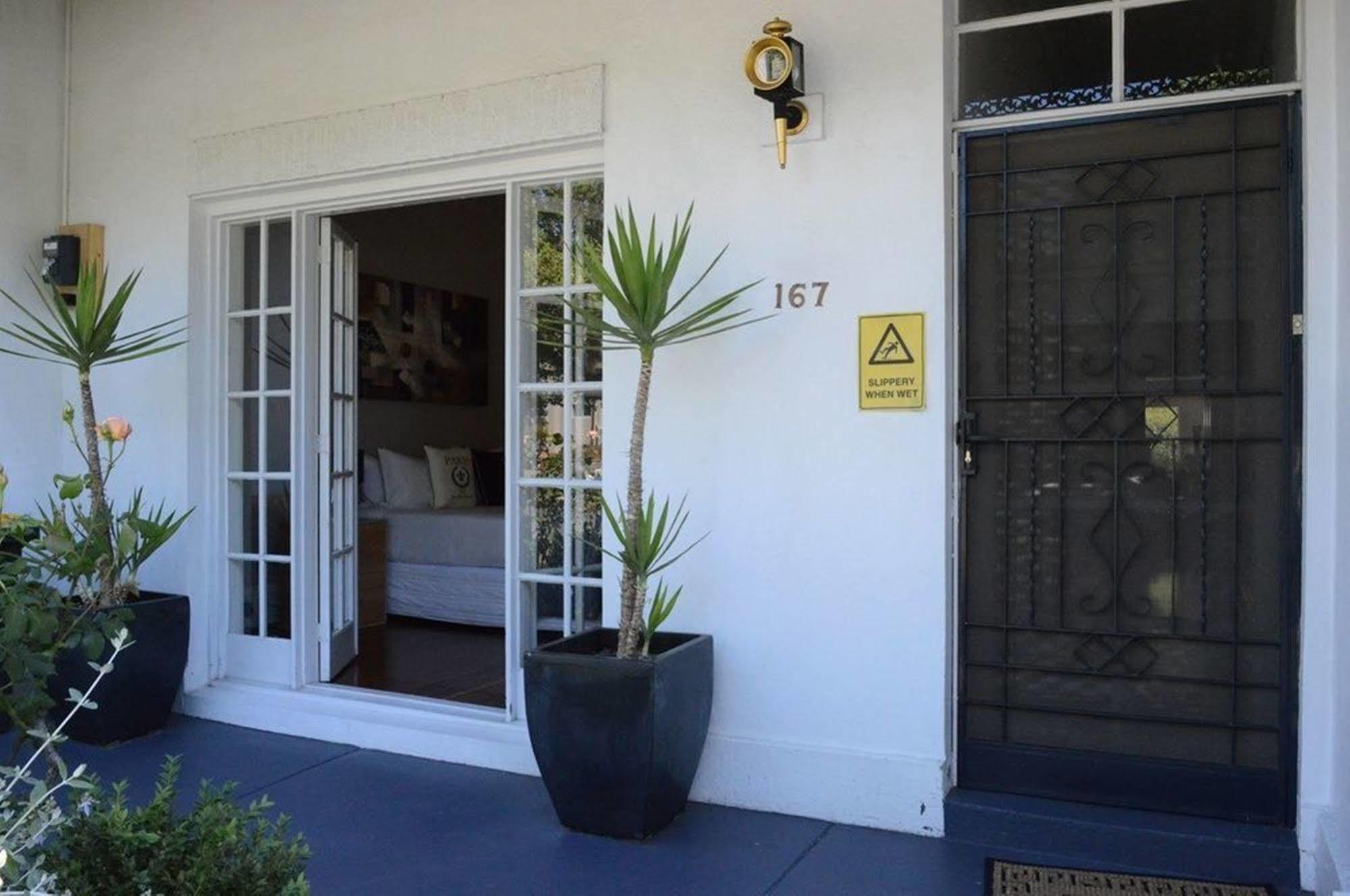 Birches Serviced Apartments Melbourne Exterior photo
